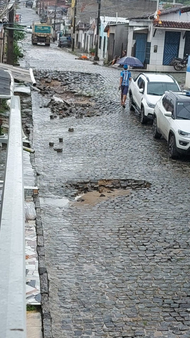 Barro Preto Fortes Chuvas Causam Danos No Munic Pio Ipolitica