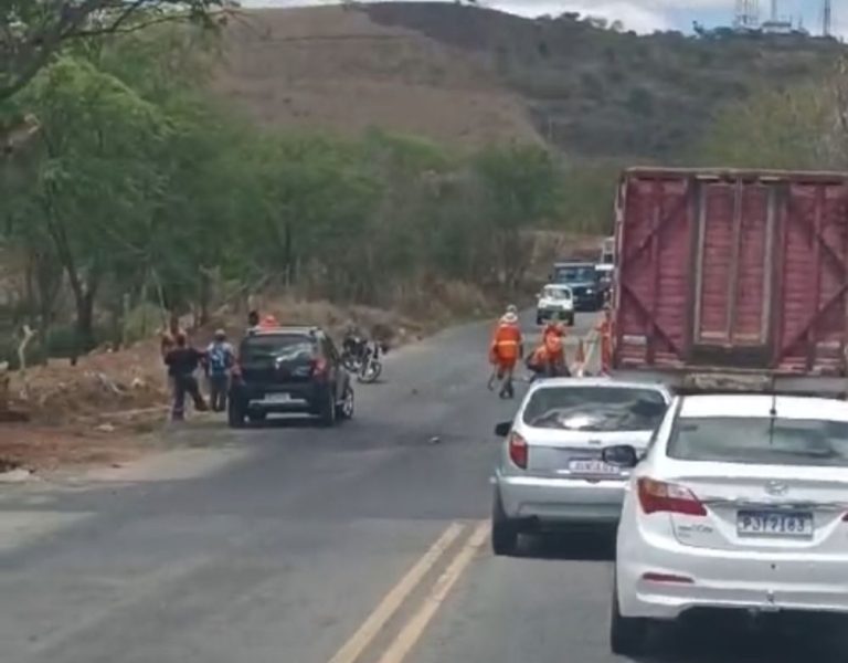 SARGENTO DA POLÍCIA MILITAR SOFRE GRAVE ACIDENTE NA BA 263 EM